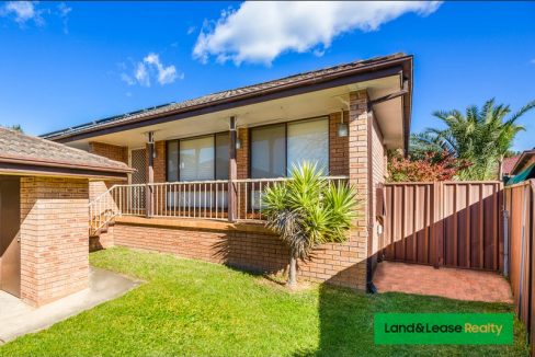 8 Clover Place, Macquarie Fields, NSW 2564