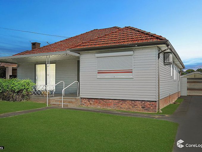 136 Roberts Road GREENACRE NSW