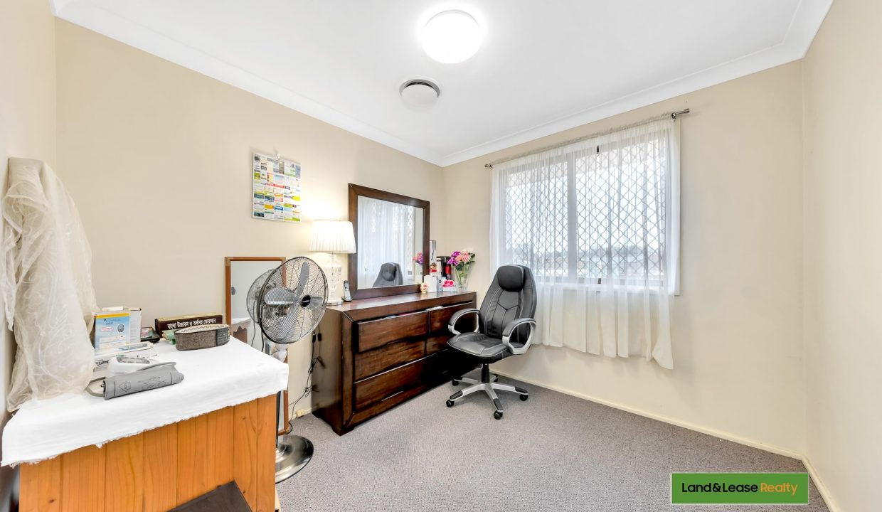 28 Fuchsia Crescent MACQUARIE FIELDS NSW