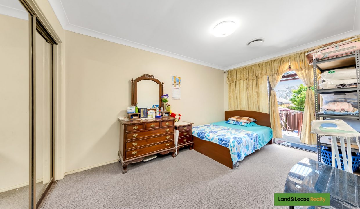 28 Fuchsia Crescent MACQUARIE FIELDS NSW