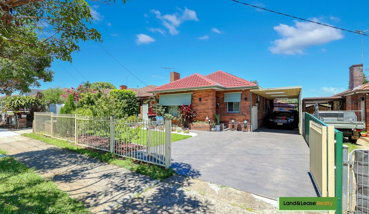 13 Carlton Parade PUNCHBOWL NSW