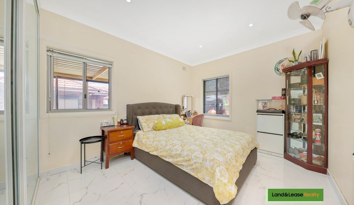 13 Carlton Parade PUNCHBOWL NSW