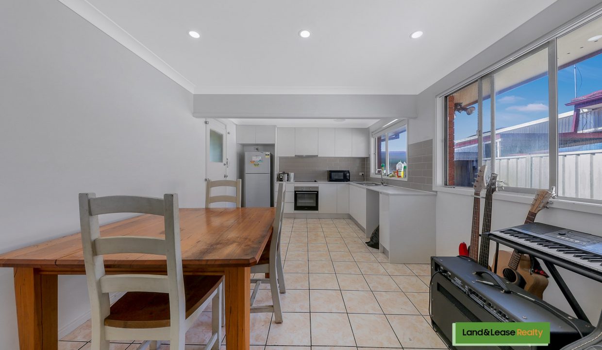 18 Carrington Circuit LEUMEAH NSW