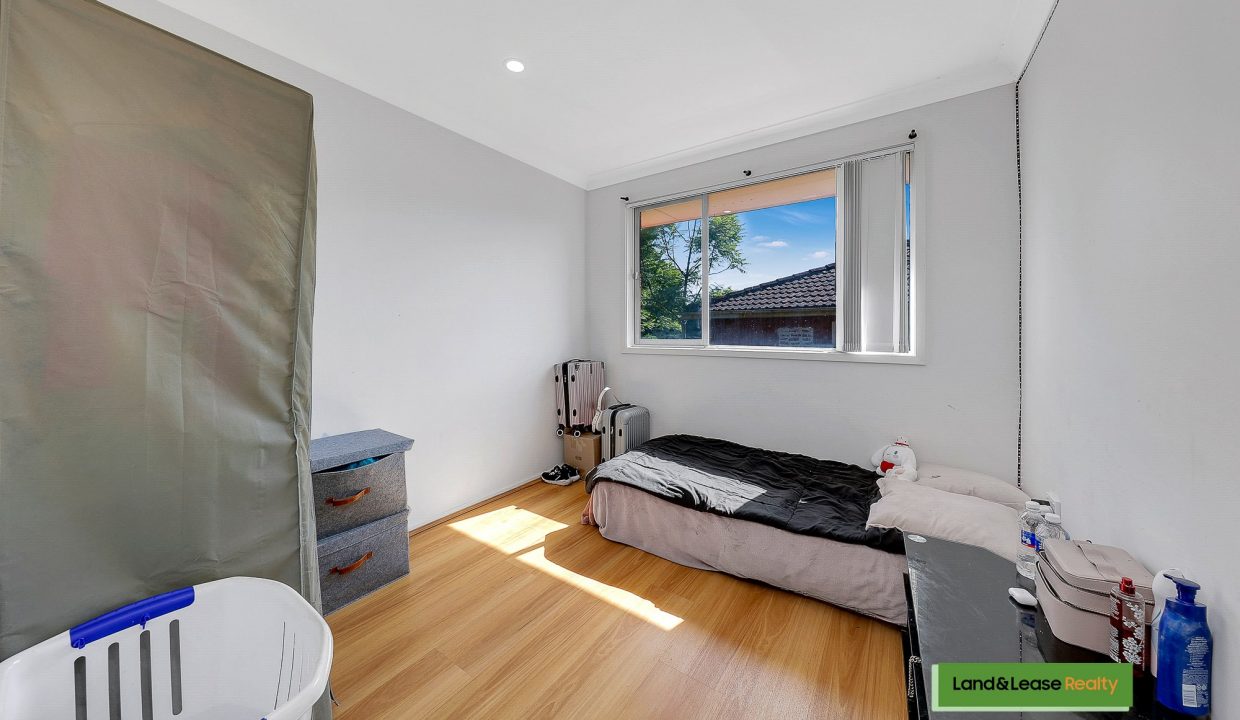 18 Carrington Circuit LEUMEAH NSW