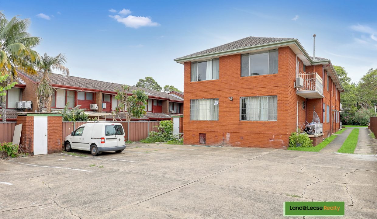 8/2 Third Avenue CAMPSIE NSW