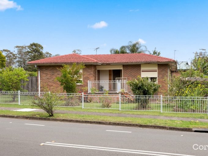 1 Berrigan Crescent MACQUARIE FIELDS NSW