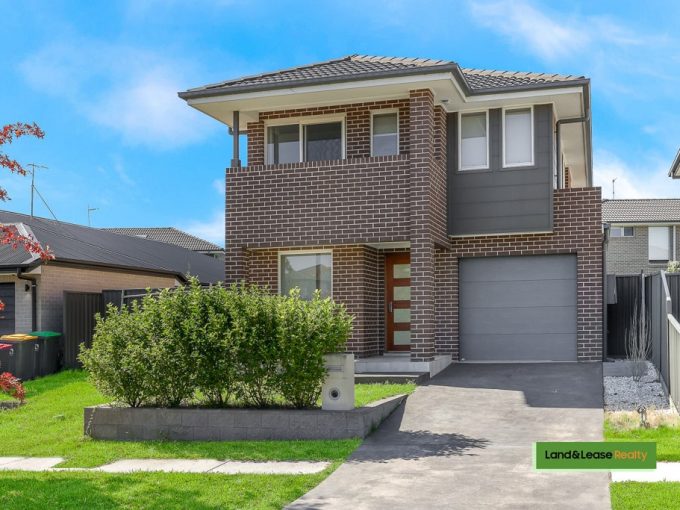 12 Carnelian Street LEPPINGTON NSW