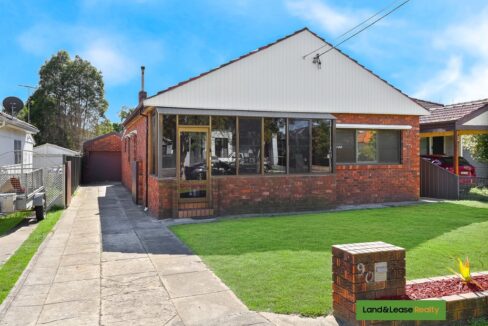 90 Courtney Road PADSTOW NSW
