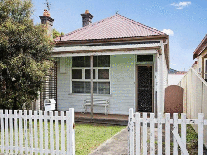 113 Willison Rd CARLTON NSW
