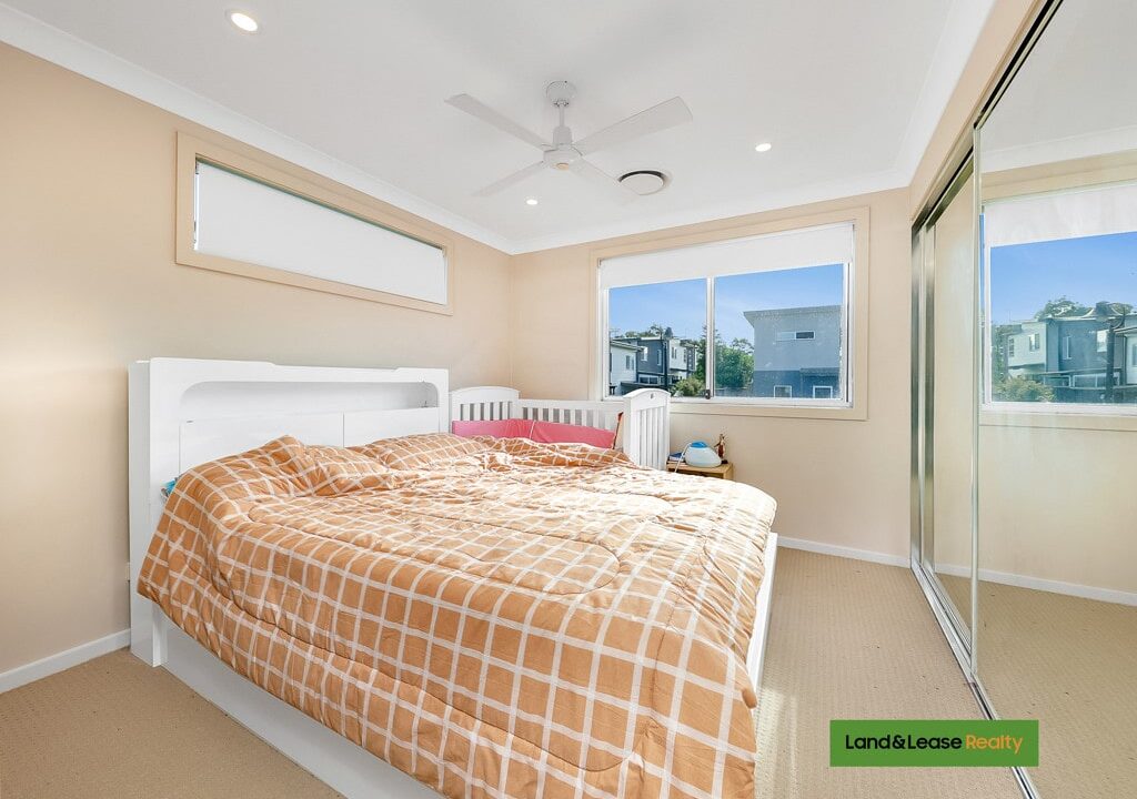 12/52A Atlantic Boulevard GLENFIELD NSW