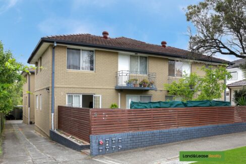 2/5 Defoe Street WILEY PARK NSW