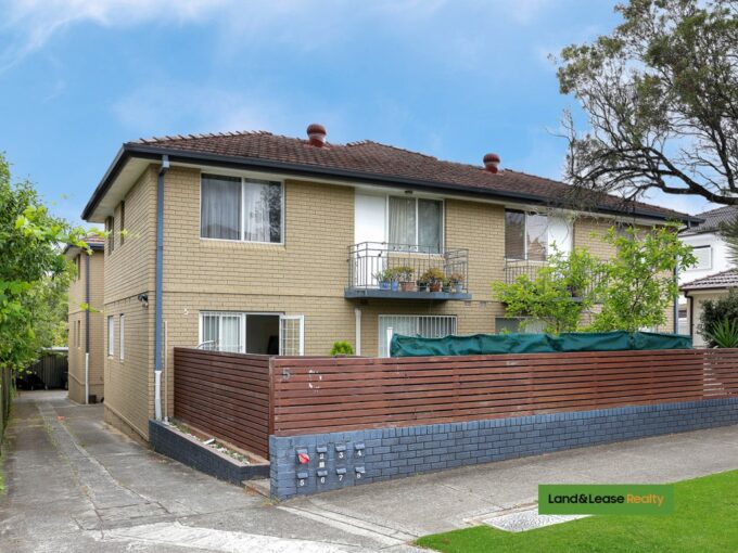 2/5 Defoe Street WILEY PARK NSW