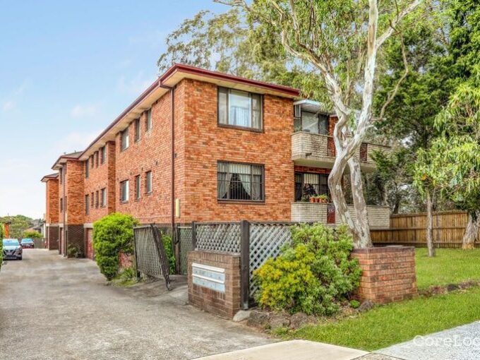 1/33 Fairmount Street LAKEMBA NSW