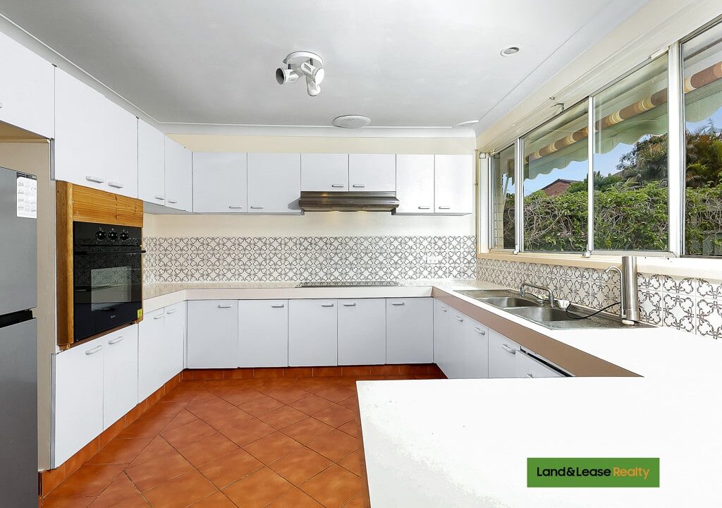 3 Goroka Street GLENFIELD NSW