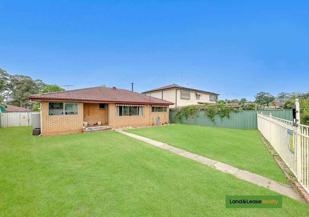 3 Goroka Street GLENFIELD NSW