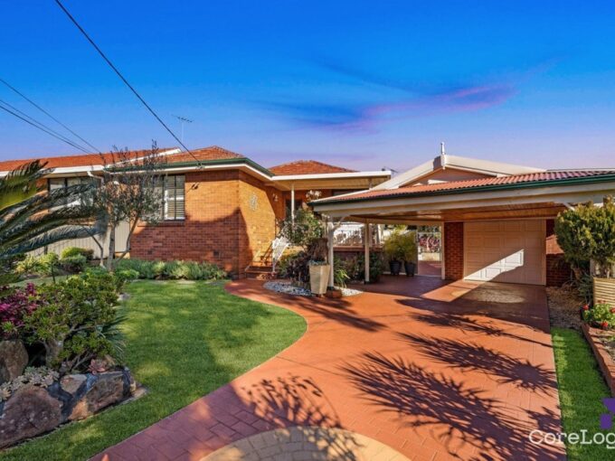 7 Fairland Ave GREENACRE NSW