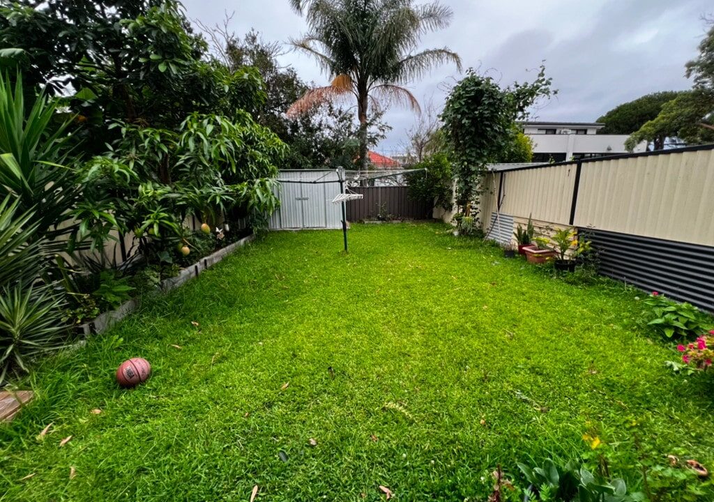 142 Juno Parade GREENACRE NSW