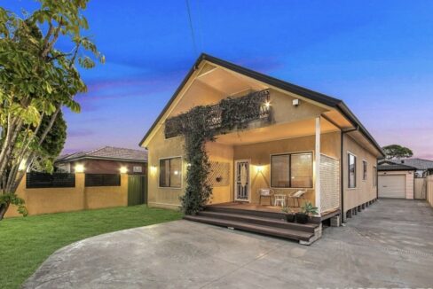 16 Wilbur st GREENACRE NSW
