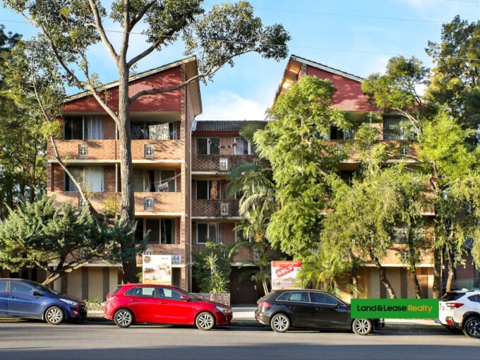 4/42-44 Gloucester Road HURSTVILLE NSW