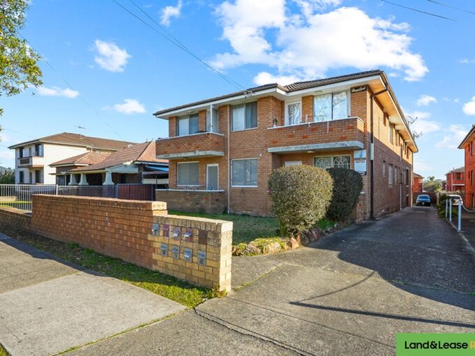 8/41 Matthews Street PUNCHBOWL NSW