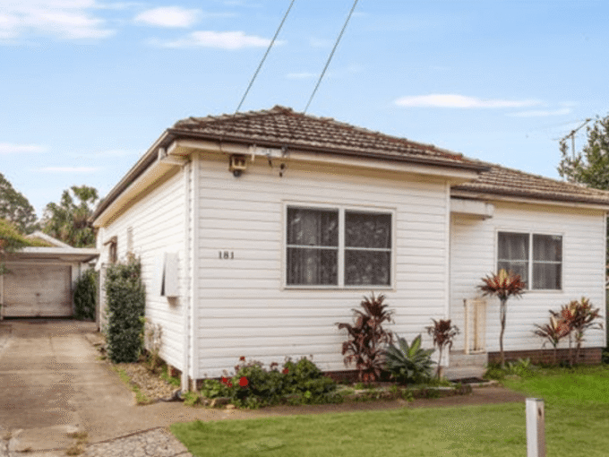 181 Juno Parade GREENACRE NSW