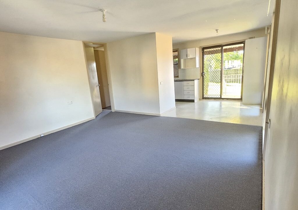 12 Mungadal Way AIRDS NSW