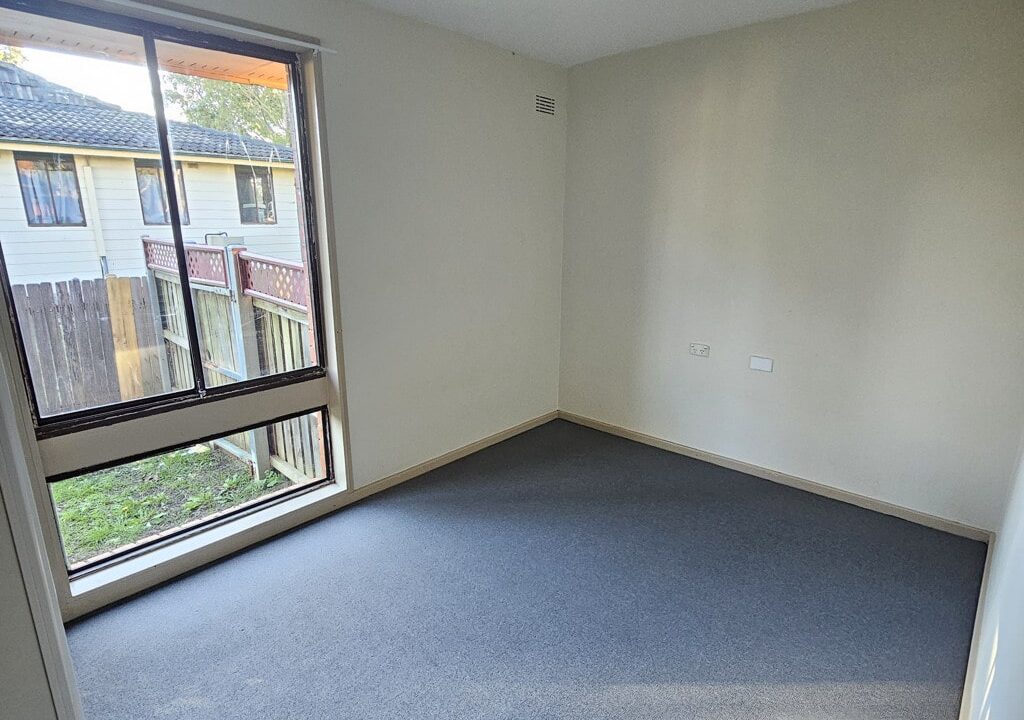 12 Mungadal Way AIRDS NSW