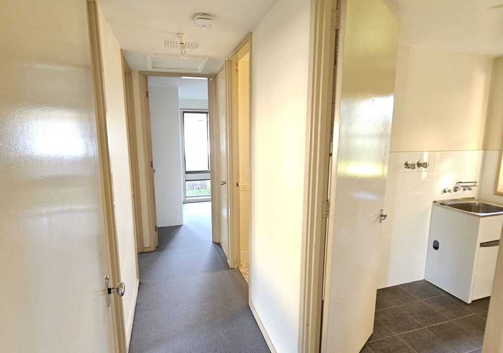 12 Mungadal Way AIRDS NSW