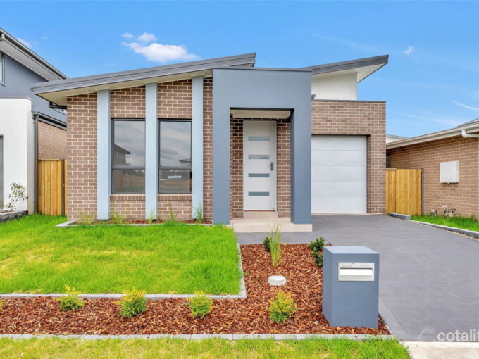 28 Kinscdale Ave CATHERINE FIELD NSW