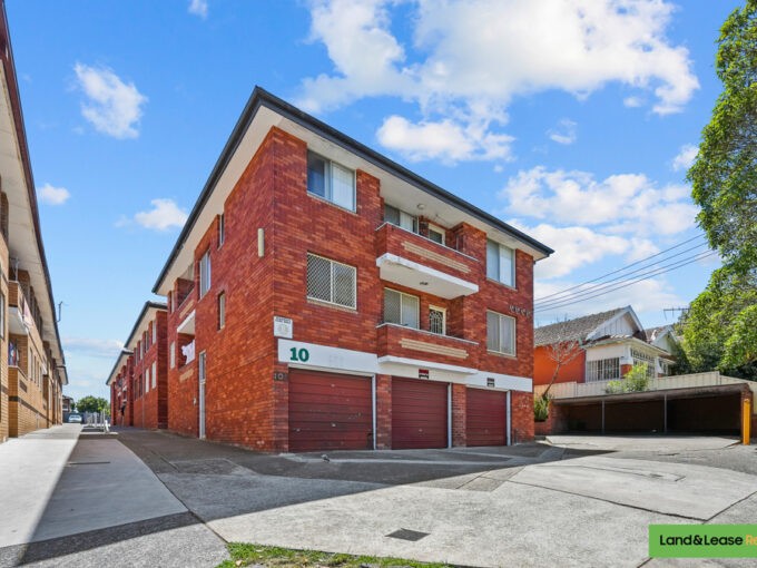 12/10 Fairmount Street LAKEMBA NSW