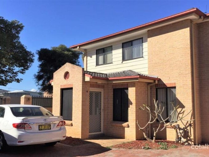 1/151-155 Blaxcell Street GRANVILLE NSW