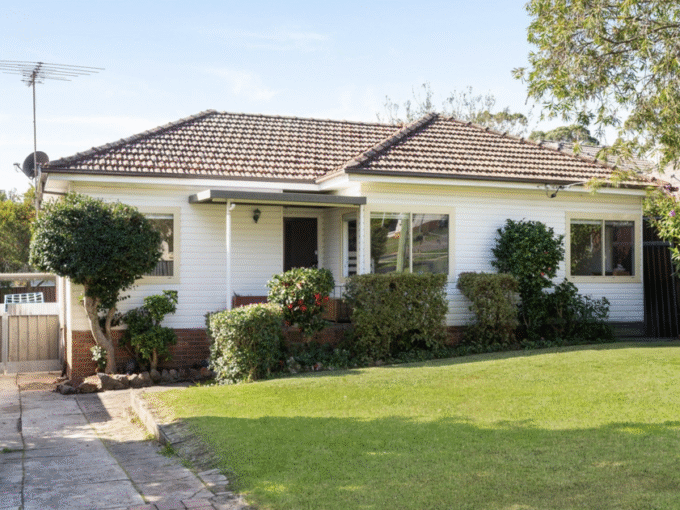 14 mereil st, CAMPBELLTOWN NSW