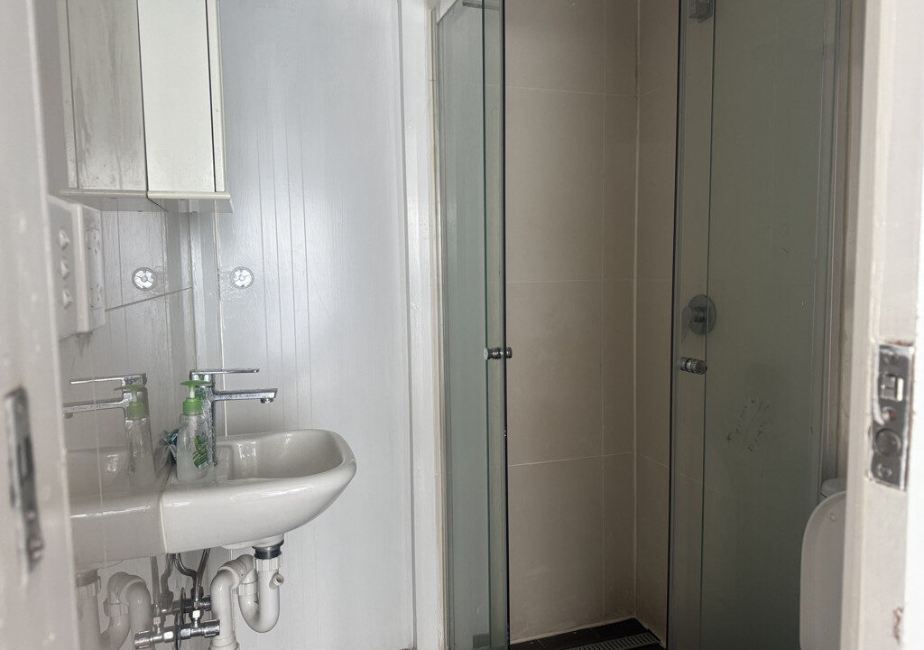 273 Flat B King georges Rd ROSELANDS NSW