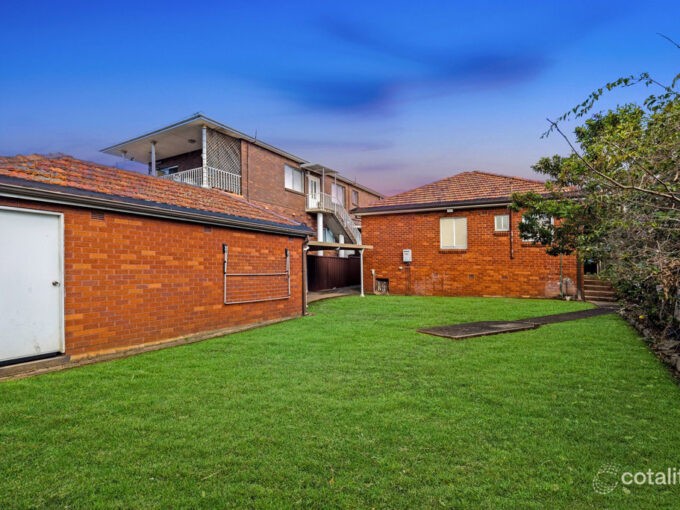 28 Cooeeyana Parade MOUNT LEWIS NSW