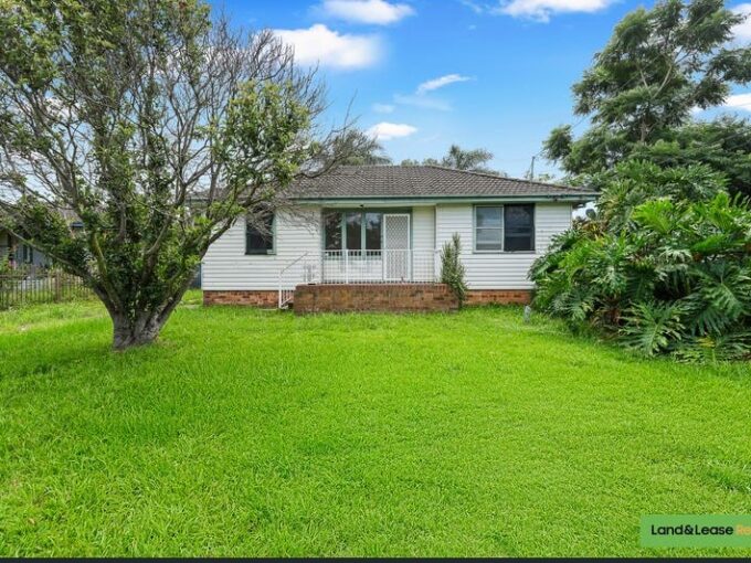 39 Palau Crescent, Lethbridge Park, NSW 2770