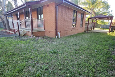 12 Mungadal Way AIRDS NSW