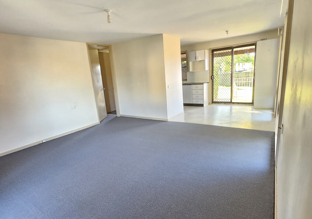 12 Mungadal Way AIRDS NSW