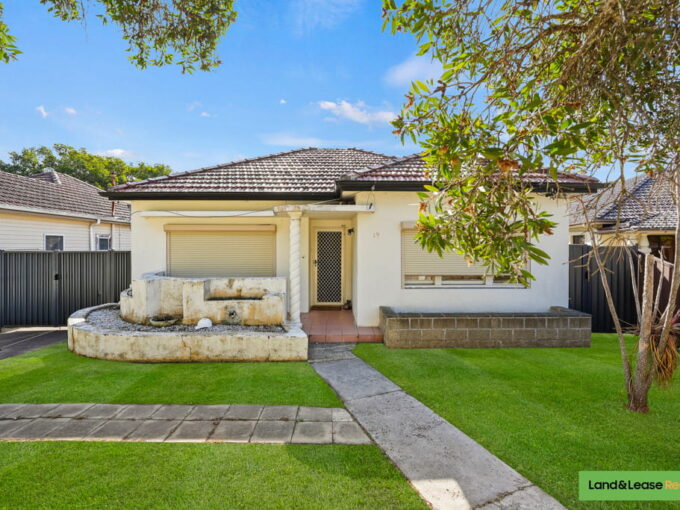 19 Moorefields Road KINGSGROVE NSW