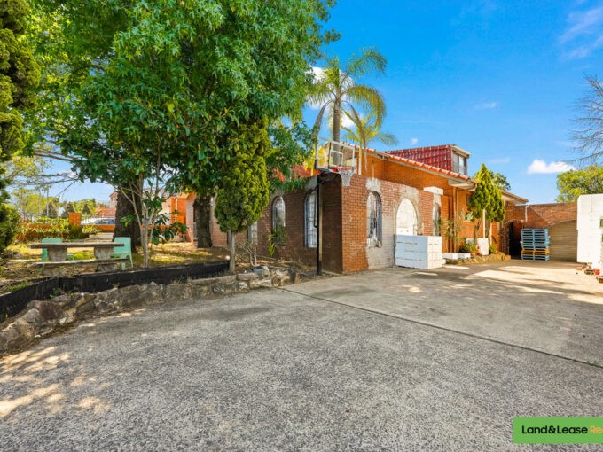 73 Old Kent Road GREENACRE NSW